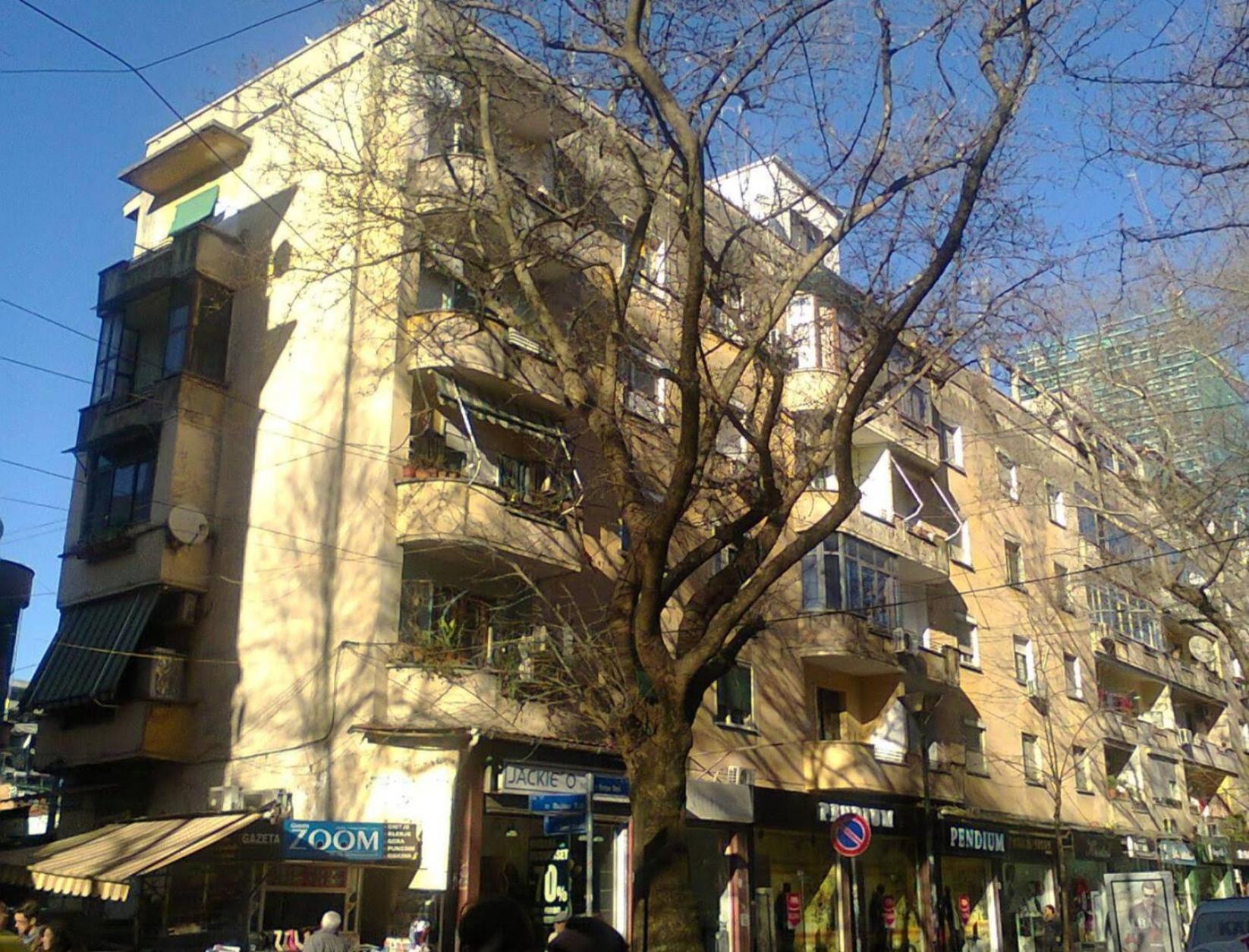 An Apartment With Fireplace Tirana Exteriör bild