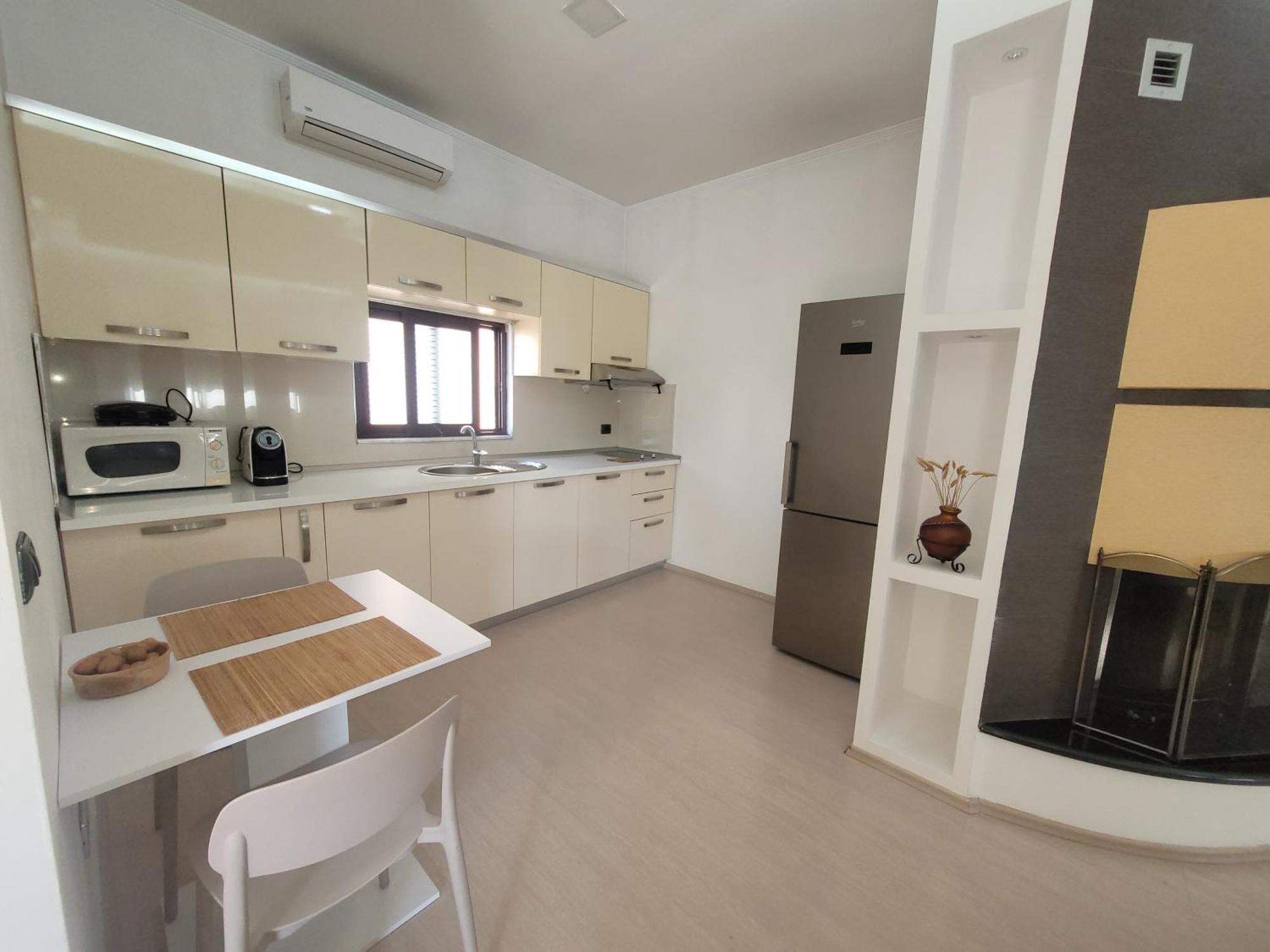 An Apartment With Fireplace Tirana Exteriör bild
