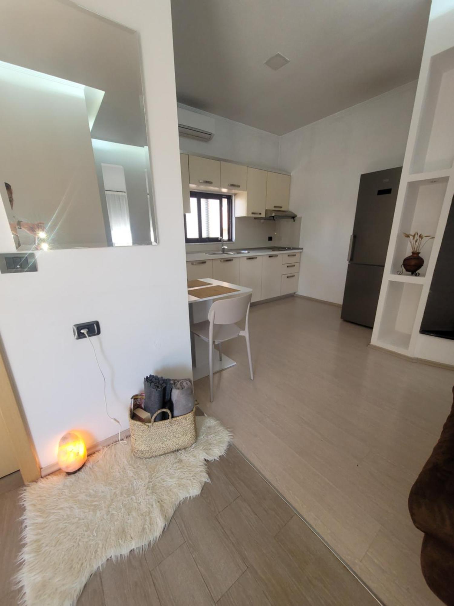 An Apartment With Fireplace Tirana Exteriör bild